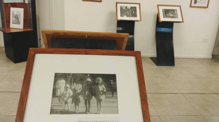 Hasta el viernes 19 estará abierta la muestra fotográfica ‘Niños en la mirada de José La Vía’