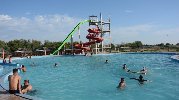 El plan perfecto existe: Parque Termal San Gerónimo, un espacio con sol, agua y buena energía