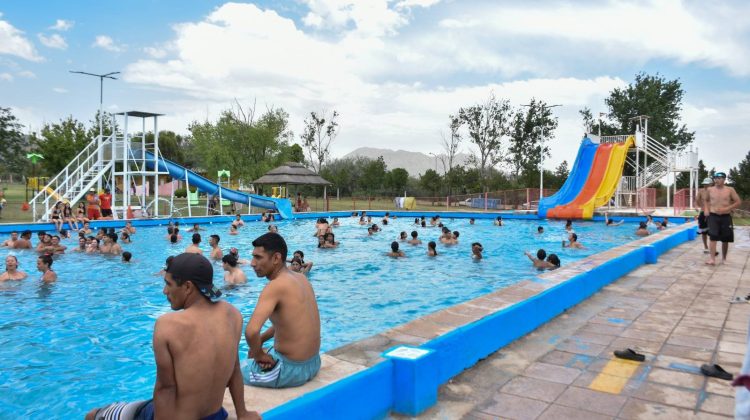 El Parque Acuático La Punta abrió con horarios extendidos y tarifas accesibles