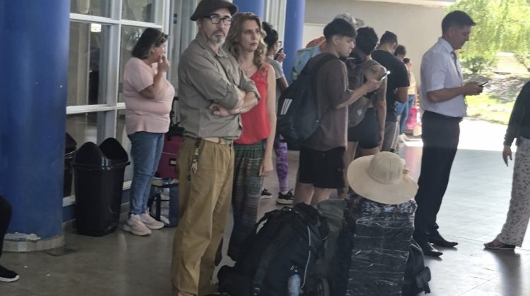 Se puso en marcha el servicio de transporte que une Villa de Merlo y Villa Dolores