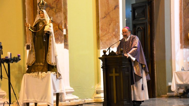 Entronizaron a La Virgen del Carmen en la Iglesia Catedral de San Luis