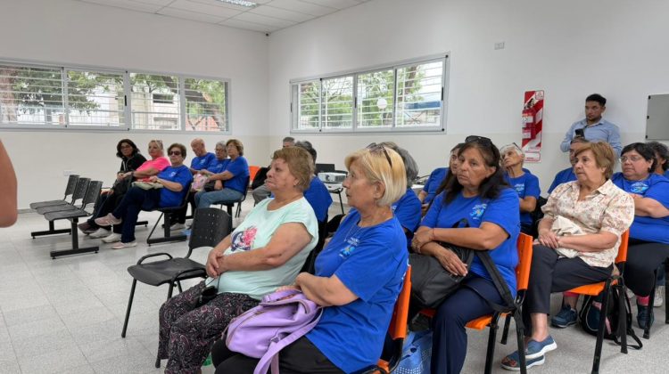 Defensa del Consumidor brindó un taller sobre herramientas digitales para adultos mayores