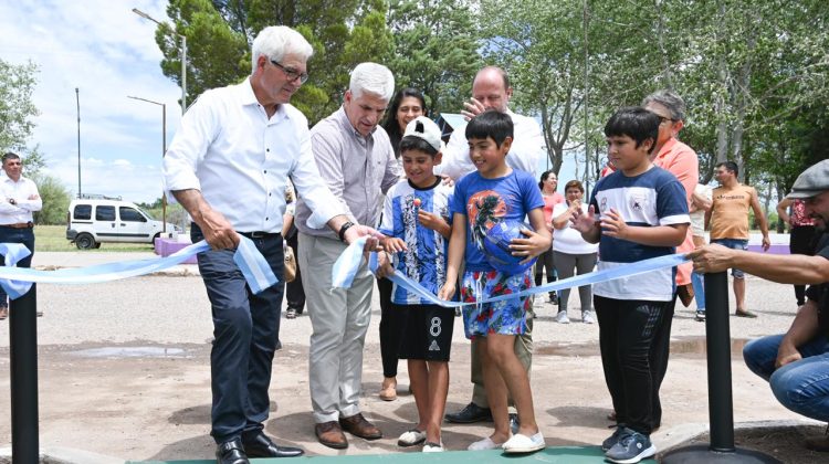 Navia recuperó su ciclovía y estrenó un monumento en honor a los primeros hacheros del pueblo