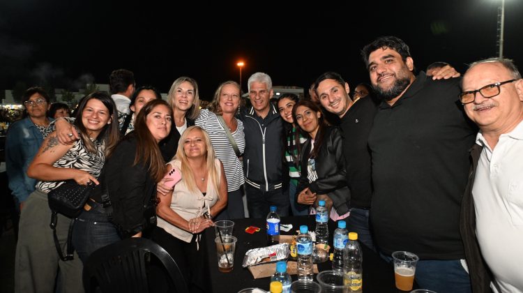 Poggi acompañó a los empleados públicos en la celebración de su día 