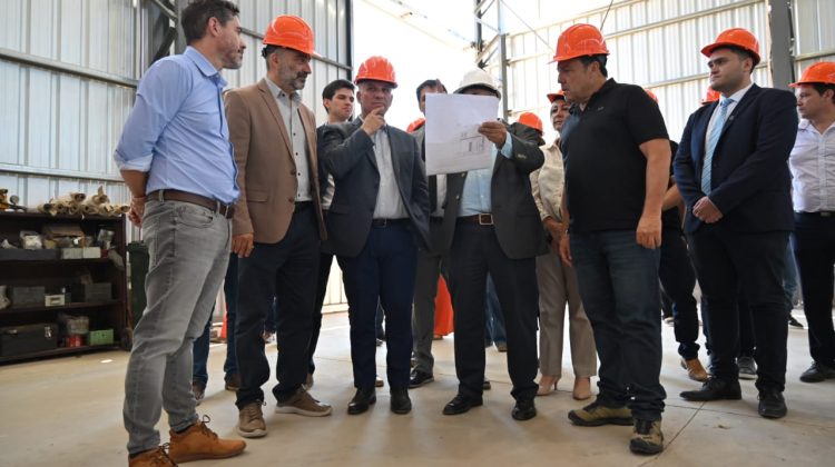 Poggi recorrió los avances de la nueva planta que la firma Servet SA construye en Donovan