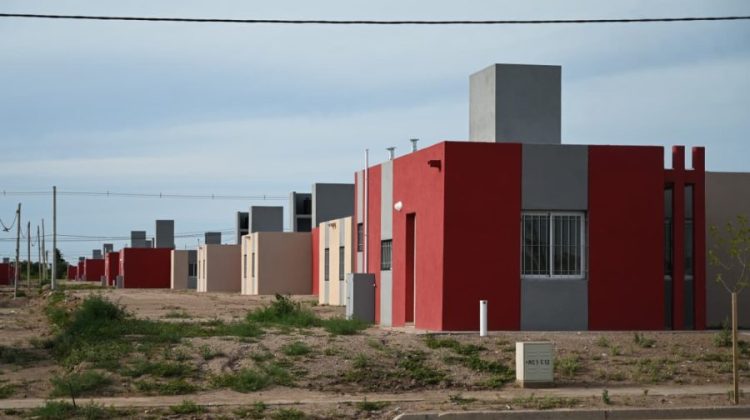 En directo, el Gobernador completa la entrega de viviendas en San Luis capital