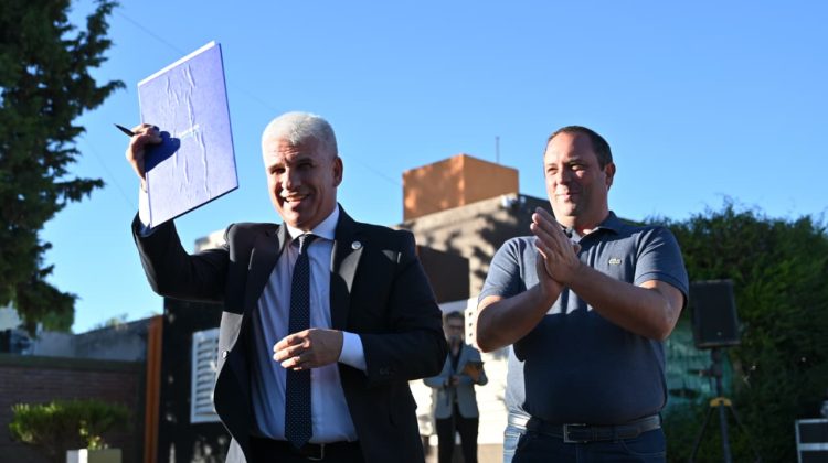 Comenzó la obra de provisión de gas natural en dos barrios en Juana Koslay