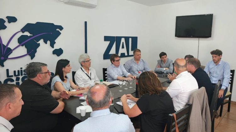 Distintos ministerios le presentaron a ‘Autosal’ herramientas para fortalecer su competitividad