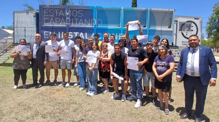 Aulas talleres móviles: estudiantes de Fraga completaron sus trayectos formativos en oficios