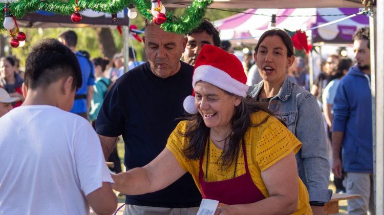 Emprendedores y familias colmaron el Parque de las Naciones en la Expo Navideña