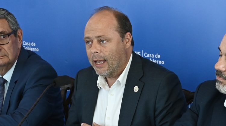 “Hay localidades en las que estamos viendo con los intendentes qué terrenos podemos usar”