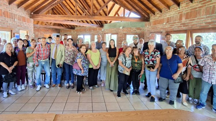 Se presentó ‘Grandes Amigos Salud’ en Cortaderas