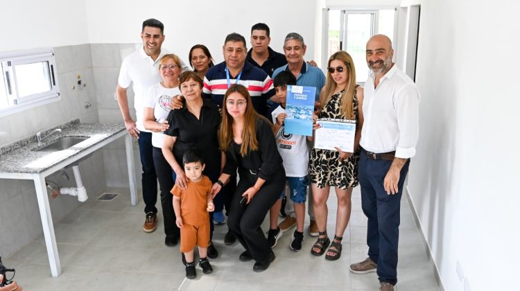 Un vecino de Paso Grande abrió la puerta de su tan esperado hogar