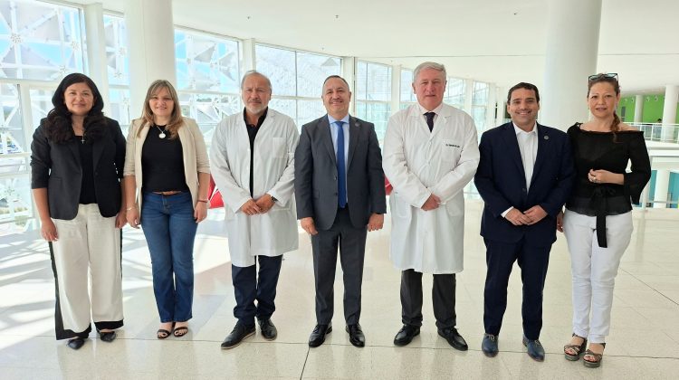 El Hospital Central y la UNViMe firmaron un convenio de cooperación