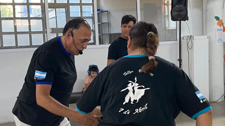 Continúa abierto el taller de danzas folklóricas en la Nave Cultural