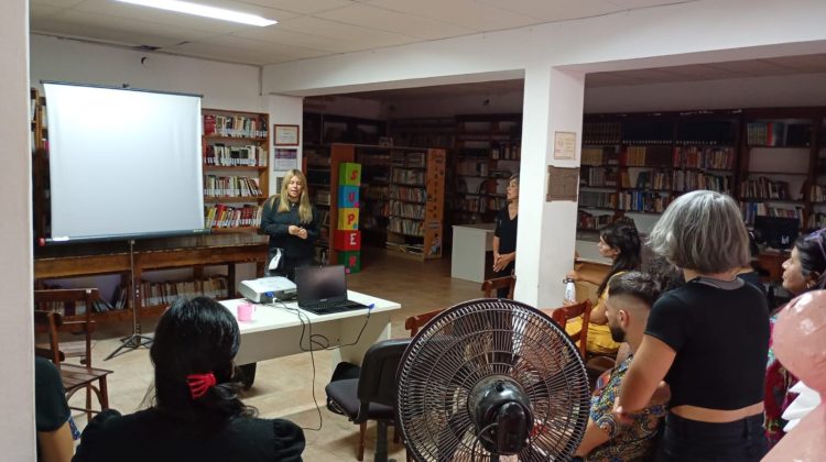 La biblioteca de Luján permanece abierta durante el verano   