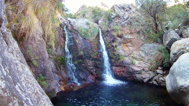 Cascada Esmeralda: el tesoro natural de Los Comechingones