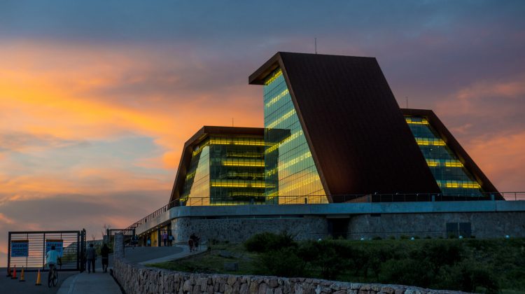 El gobernador Poggi se reintegró a sus actividades tras finalizar su licencia