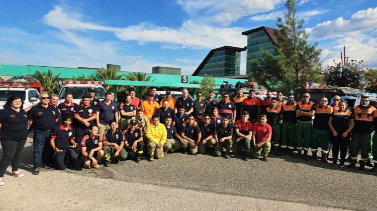 Brigadistas y bomberos voluntarios viajaron a Chubut para combatir los incendios forestales