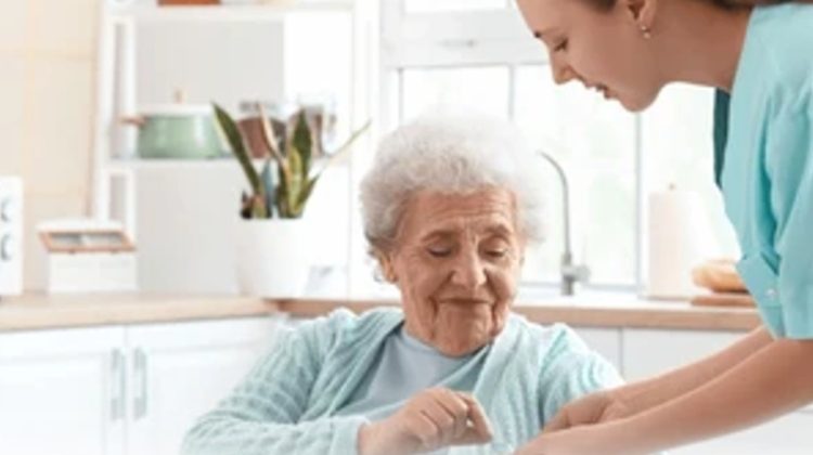 Refuerzan el control sobre las residencias de adultos mayores