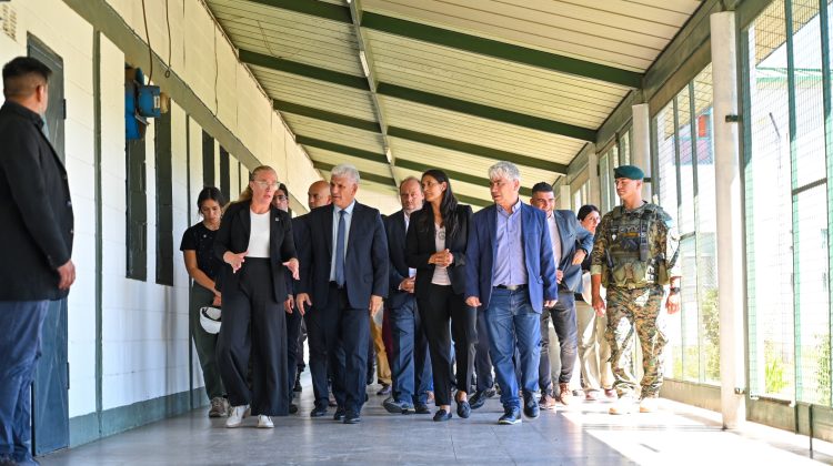 Poggi visitó la ampliación del pabellón de mujeres y el taller de costura de la Penitenciaría