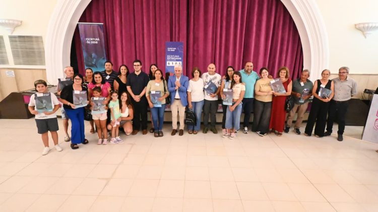 Familias de distintos puntos de San Luis recibieron sus escrituras