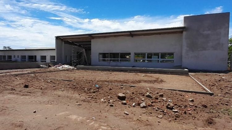El edificio de la Escuela ‘Mi Valle Azul’ se encamina hacia su forma definitiva