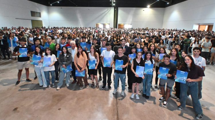 Más de 790 egresados recibirán la Beca al Mérito