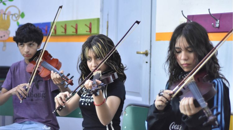 La Escuela de Música de la ULP abre sus puertas con una feria de instrumentos en vivo