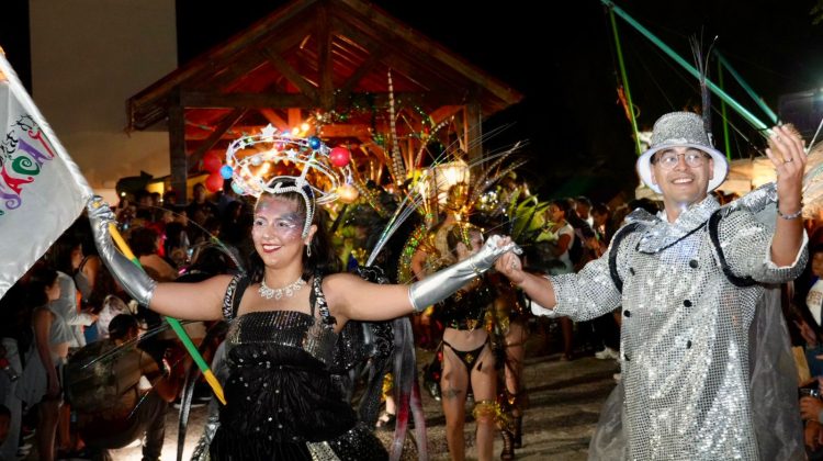 Una multitud disfrutó el festejo del carnaval en el Parque Recreativo