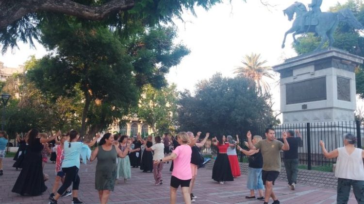 Folklore en la Plaza: danza, identidad y tradición en la ciudad
