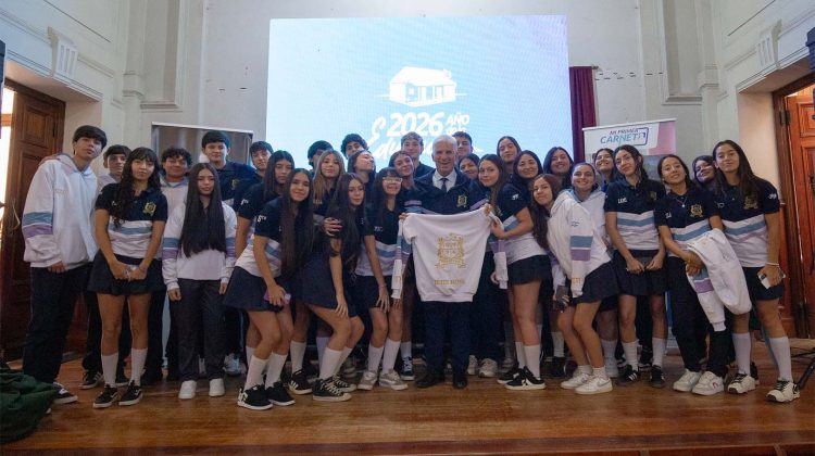 Lanzaron dos programas para formar a jóvenes en finanzas y programación con IA