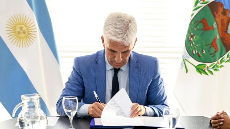 ‘Tenemos Futuro’: Poggi firmó decretos para la construcción de 80 viviendas más