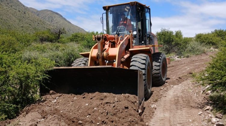 Vialidad Provincial continúa con reparaciones en los parajes Balcarce, San Pablo y Naranjo Esquino