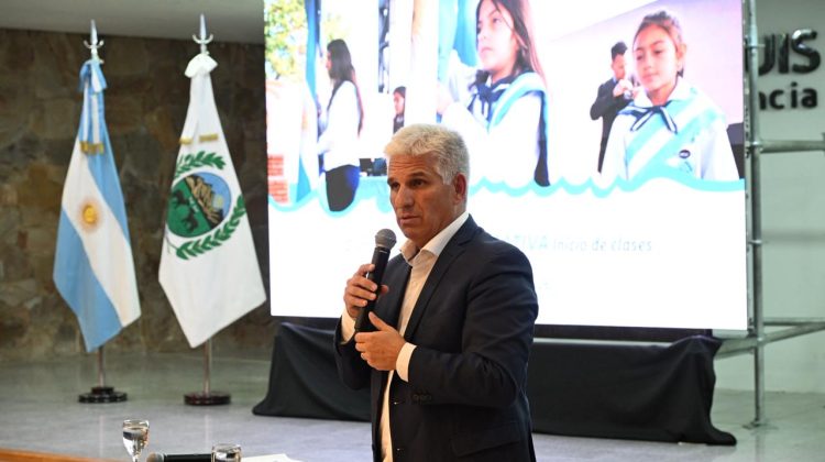 Poggi coordinó con su equipo de trabajo los alcances de la Gira Educativa 2026