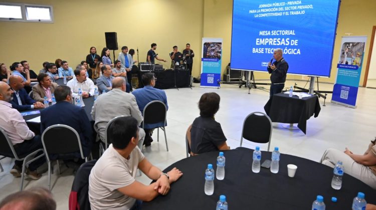 El Gobernador dejó conformada la Mesa Sectorial de Empresas de Base Tecnológica en La Punta