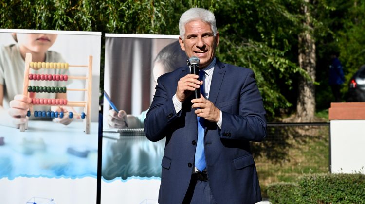 “La riqueza de una provincia está en la formación de nuestra gente y empieza en la escuela”