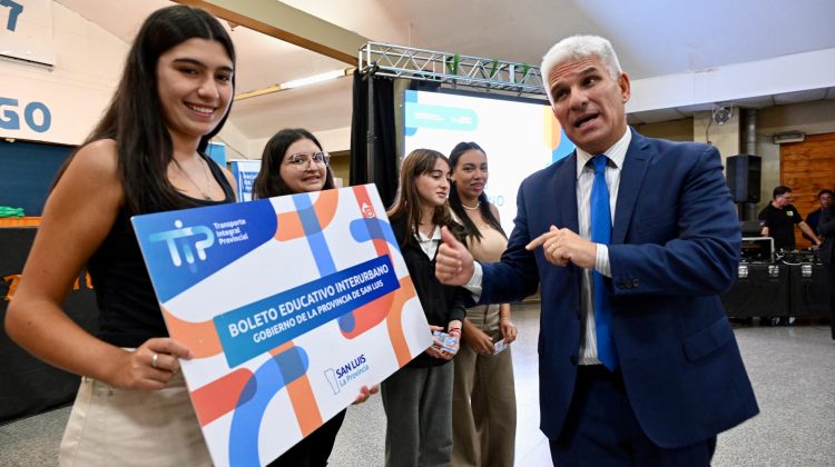 Poggi encabezó la presentación del Boleto Educativo Interurbano en La Toma