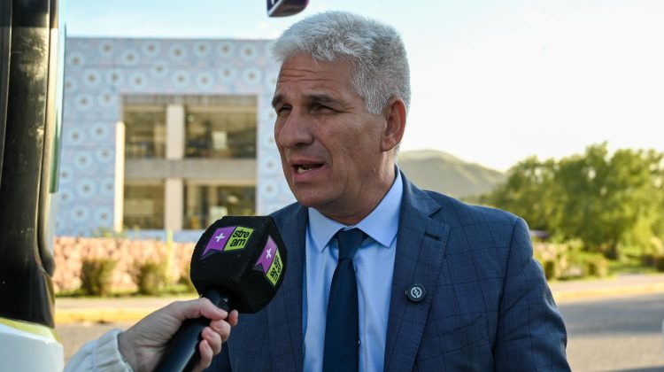 Claudio Poggi visitará este miércoles tres escuelas de Quines