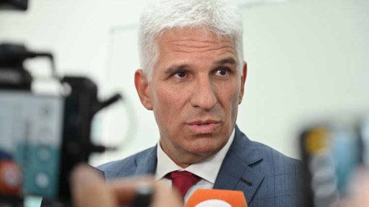 “La educación es lo que les va a dar libertad y les va a permitir progresar en la vida”