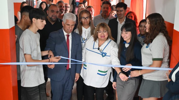 Poggi inauguró la ampliación del nivel Secundario en la escuela ‘Raúl B. Díaz’ de Villa Mercedes