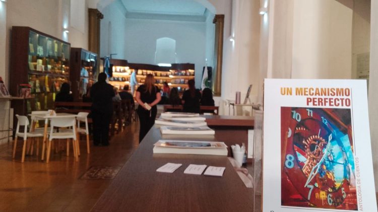 Entre memoria y ficción, Roberto Sabbatini compartió ‘Un mecanismo perfecto’