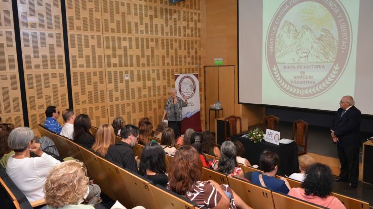 Homenajearon a mujeres que marcaron el rumbo de la educación sanluiseña