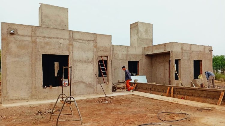 Las nuevas viviendas presentan importantes avances estructurales en Fortuna y Bagual