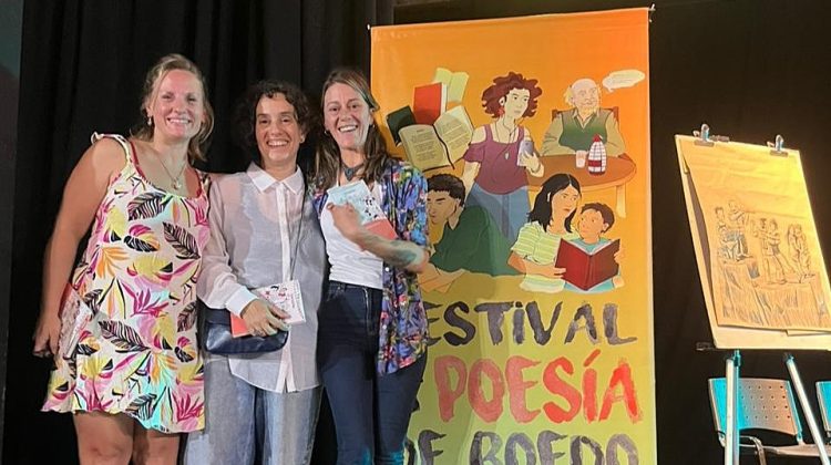 La poeta Nuria Nuy fue distinguida en el 6º Festival de Poesía de Boedo