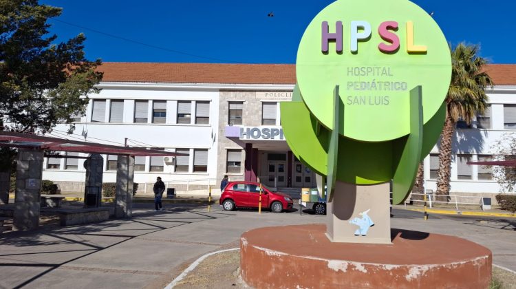 El Gobierno entrega audífonos a 38 niños y capacita a profesionales en una misión solidaria