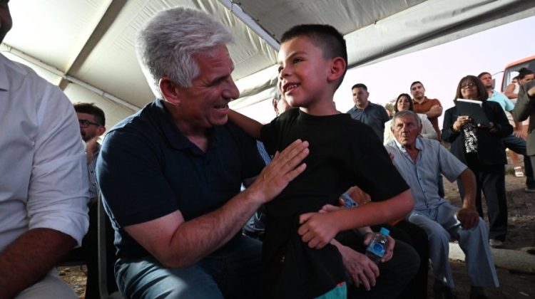 Poggi saludó a la comunidad de La Punta en un nuevo aniversario