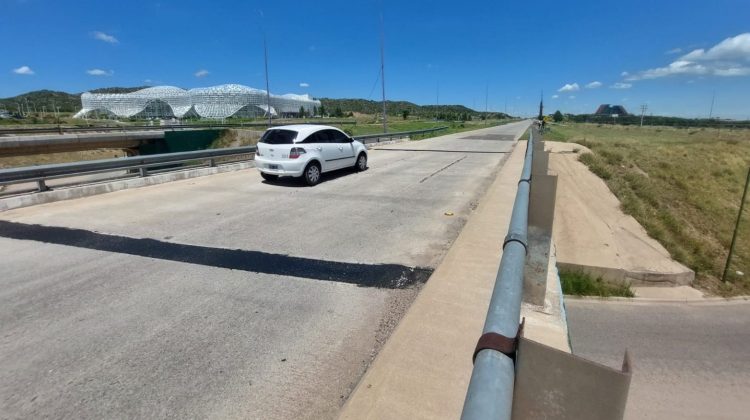 El Gobierno reconstruirá las losas de los puentes 1 y 2 frente al Hospital Central ‘Ramón Carrillo’
