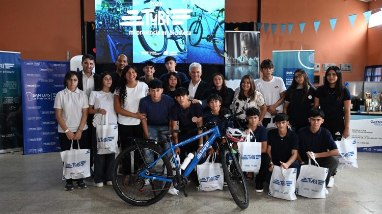 El Gobernador puso a rodar la edición 2026 de Plan TuBi en la capital de la Fe