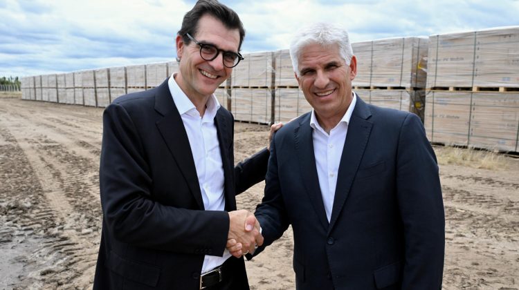 El gobernador Poggi visitó el parque fotovoltaico que Aisa Group construye en Nogolí